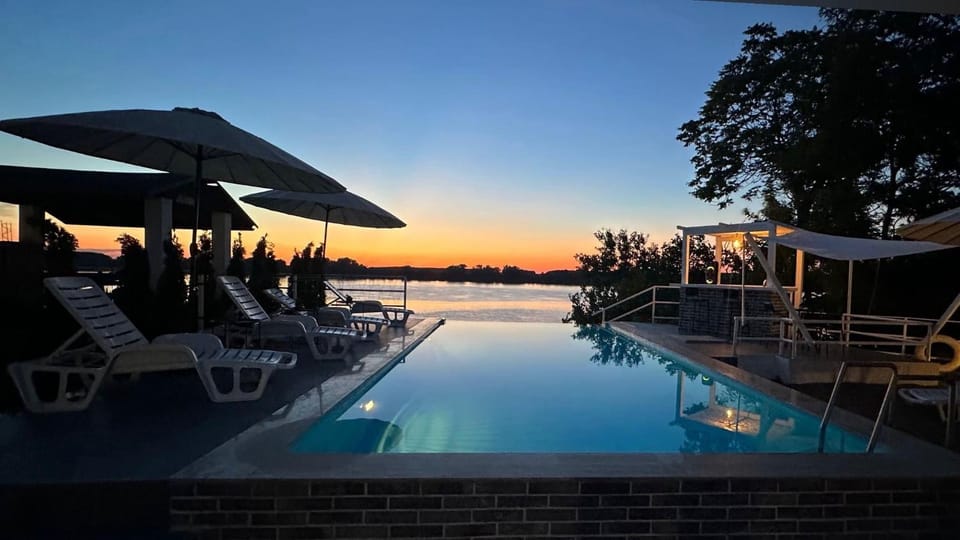 Sunset Danube House Apartment in Belgrade