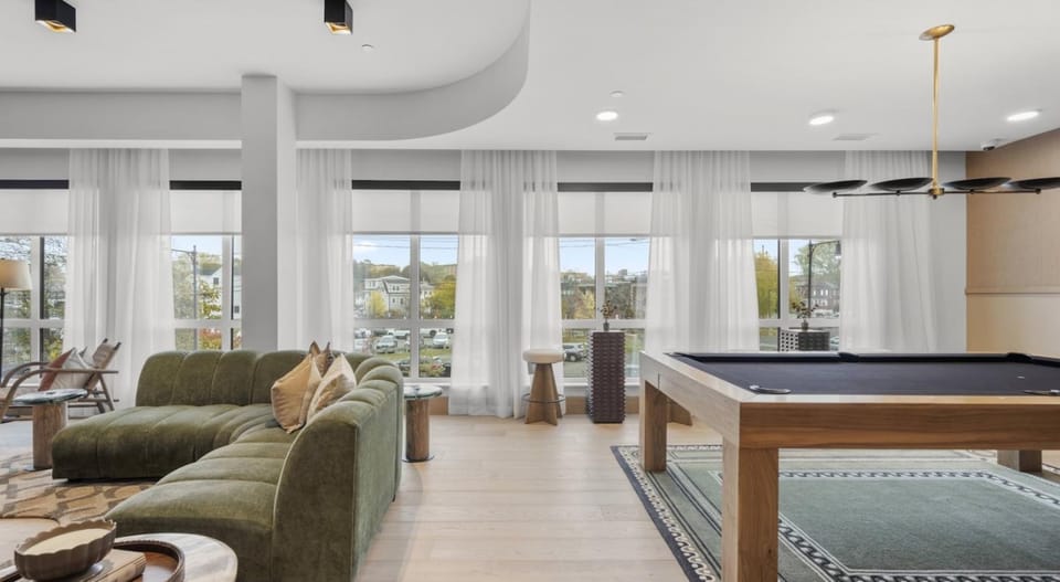 Communal lounge/ TV room, Billiard