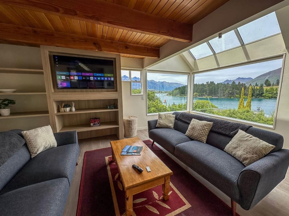 Villas Lake Terrace Villa in Queenstown
