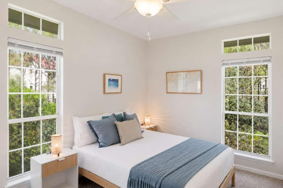 New- Pet Friendly St George Island Sleeps 6 House in Saint George Island