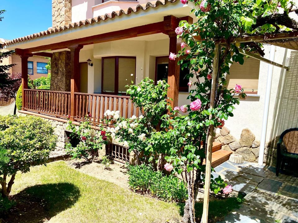La Casa Del Abeto Azul House in Ávila‎