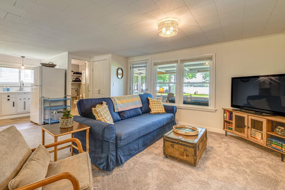 Fire Pit, Private Dock! Lamoka Lake Retreat House in Finger Lakes