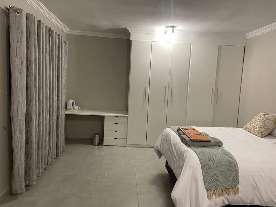 Moonlight Ranch Farm Stay near Hartbeespoort House in Pretoria