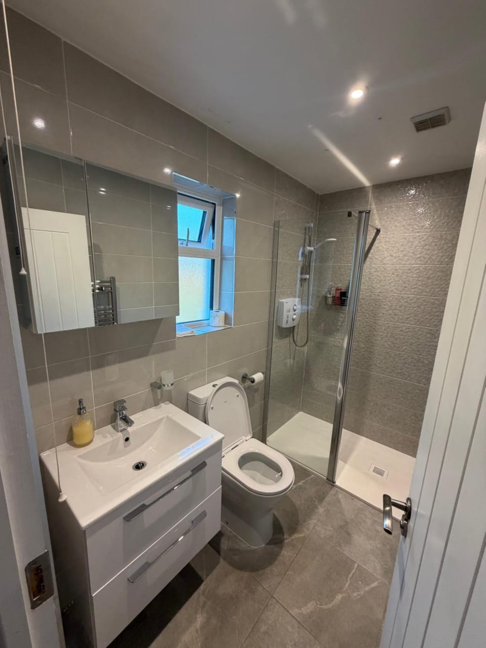 2 Bedroom House - Assumpta Place House in County Sligo