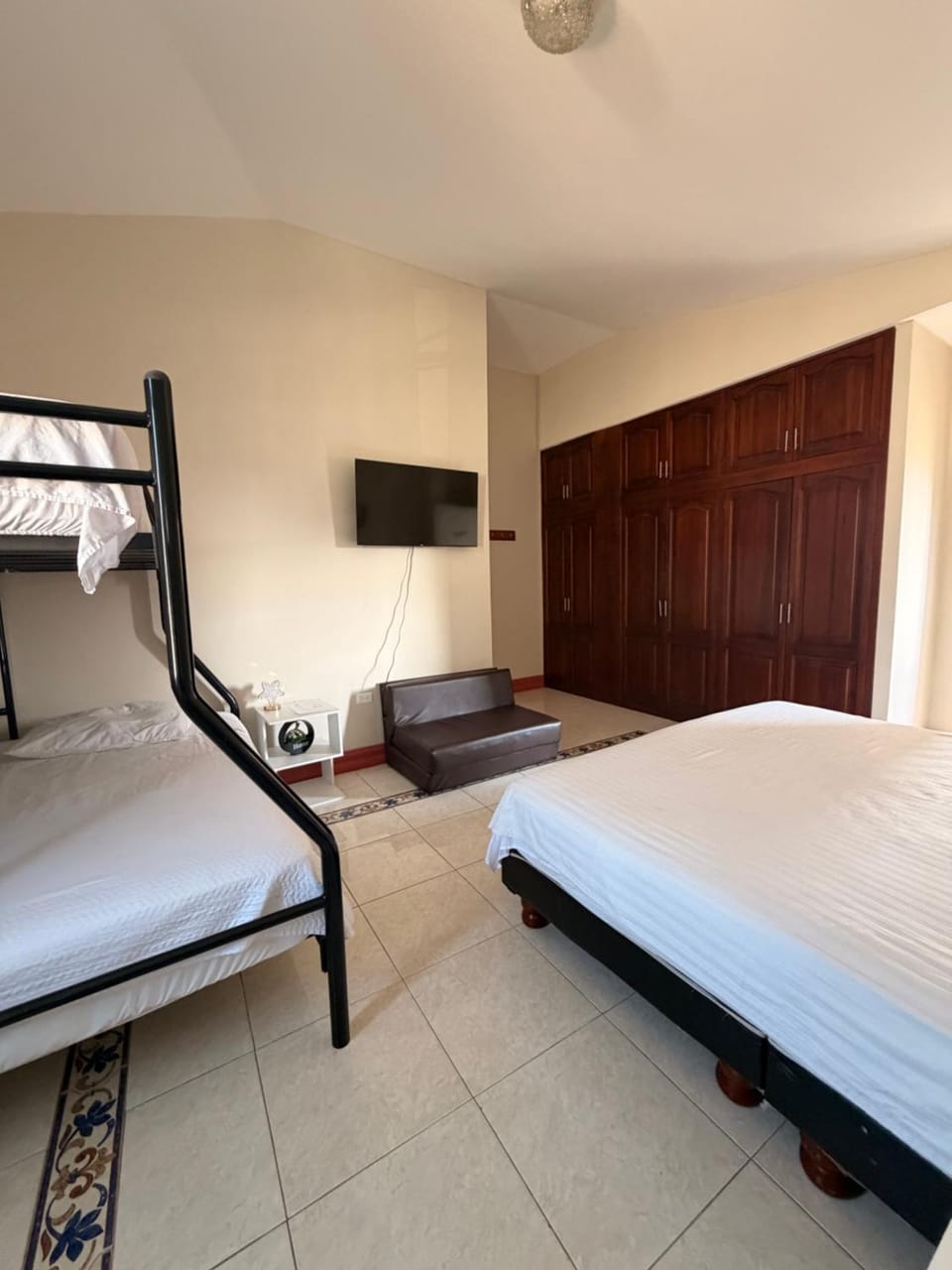 Habitación Mantarraya Bed and Breakfast in Manta