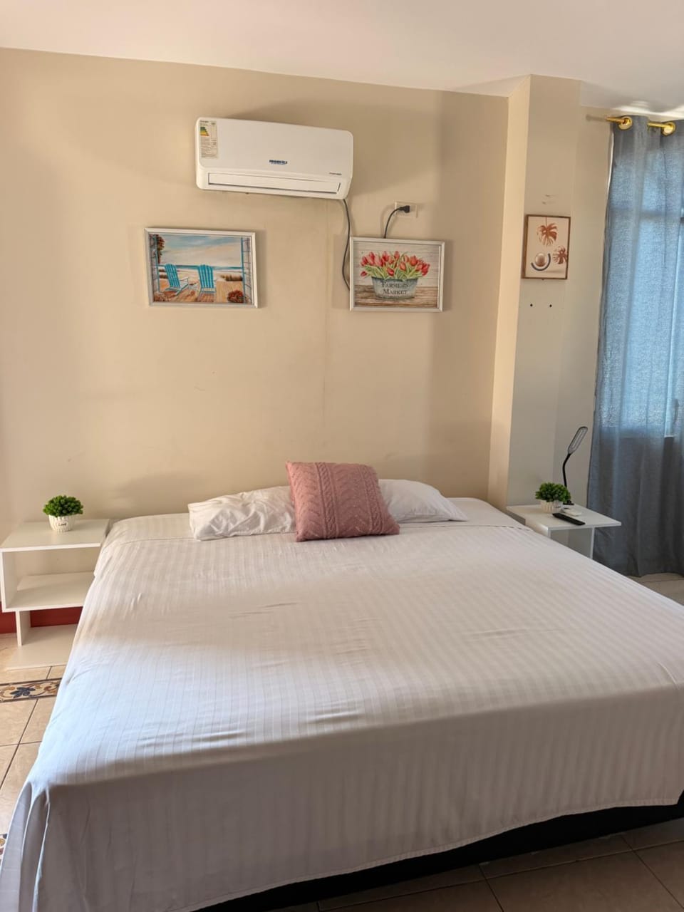 Habitación Mantarraya Bed and Breakfast in Manta