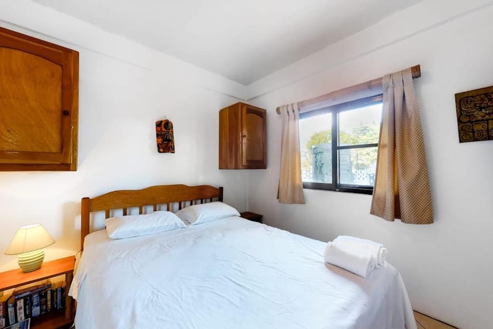 Cozy Suite w WiFi AC Shared Sundeck & Pool - Rooftop with Great Views Apartment in Belize District