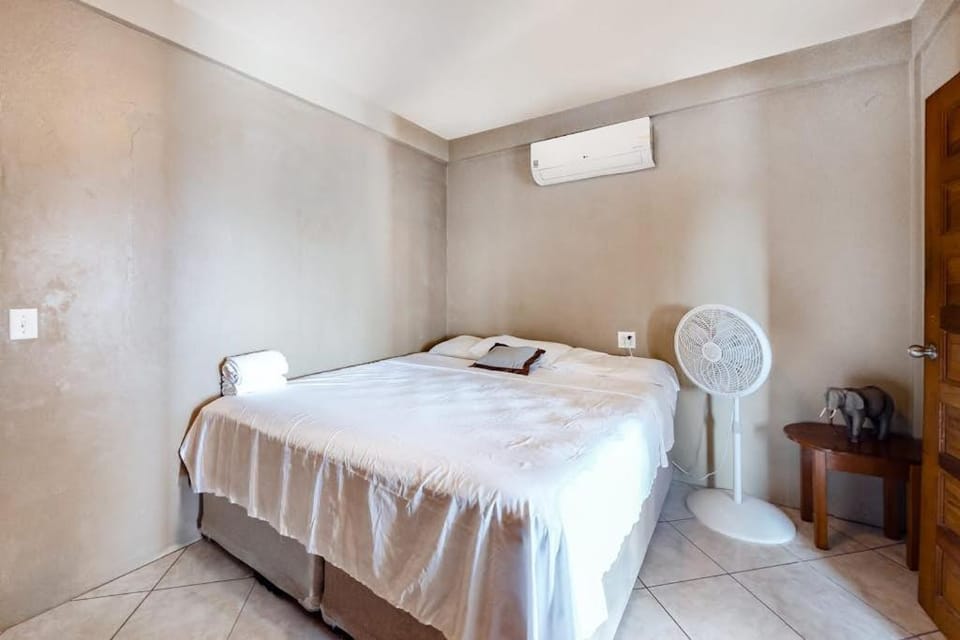 Resort Gem with Great Views WiFi AC Shared Pool & Rooftop Deck Apartment in Belize District