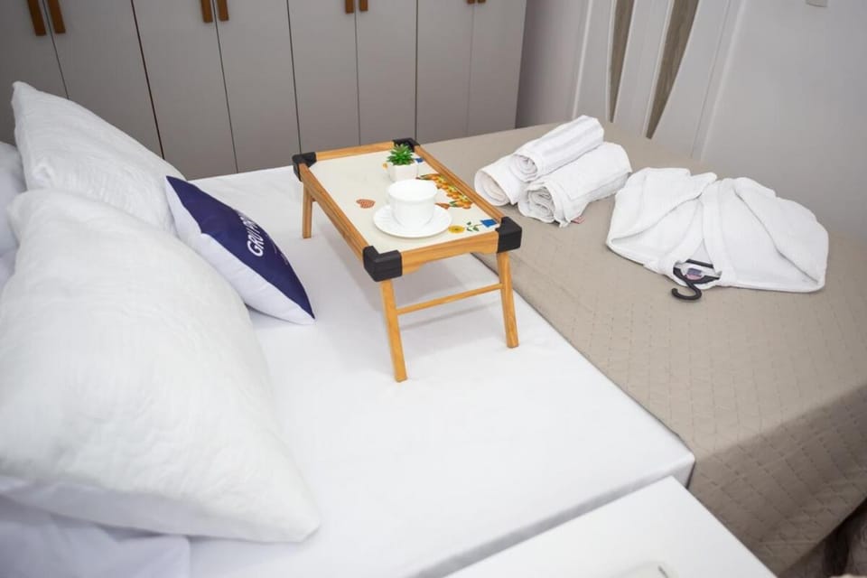 GRU Airport 5 Min Wi-Fi, Pool, and Free Parking Apartment in Guarulhos