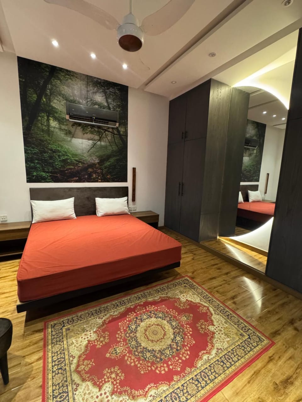 Bed, Photo of the whole room
