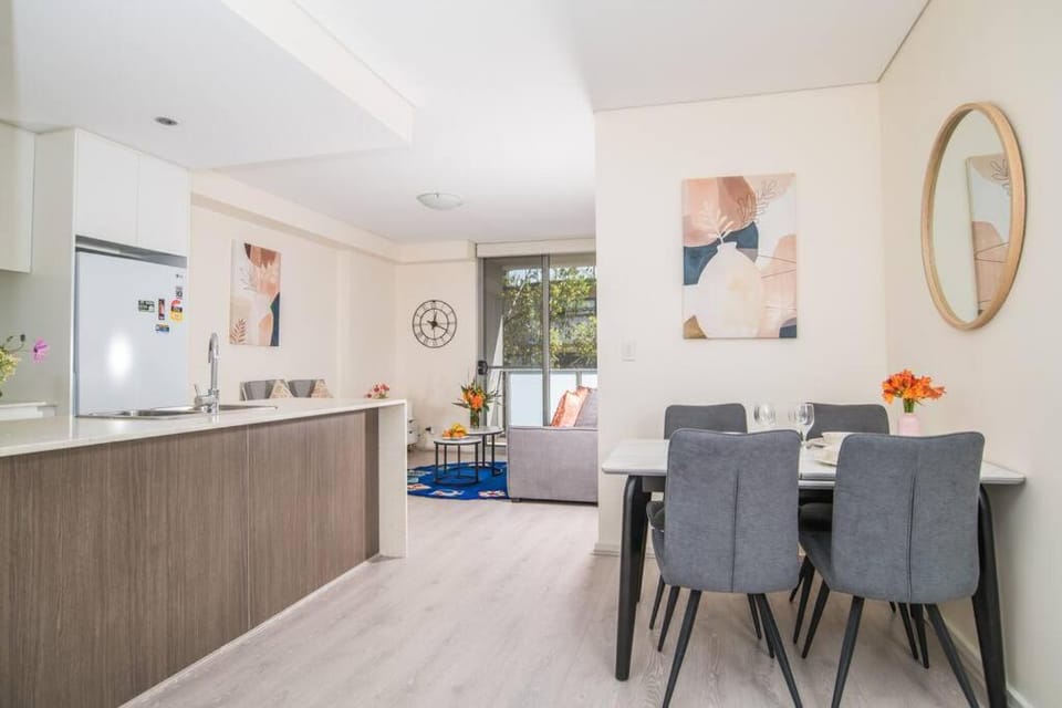 Lovely 1 bed apartment at Turrumurra with parking Apartment in Sydney