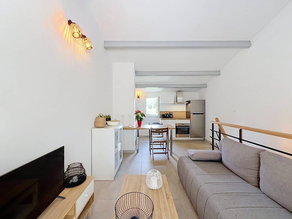 T2 Duplex climatisé, terrasse, parking - 4 pers. - FR-1-770-87 Apartment in La Cadière-d'Azur
