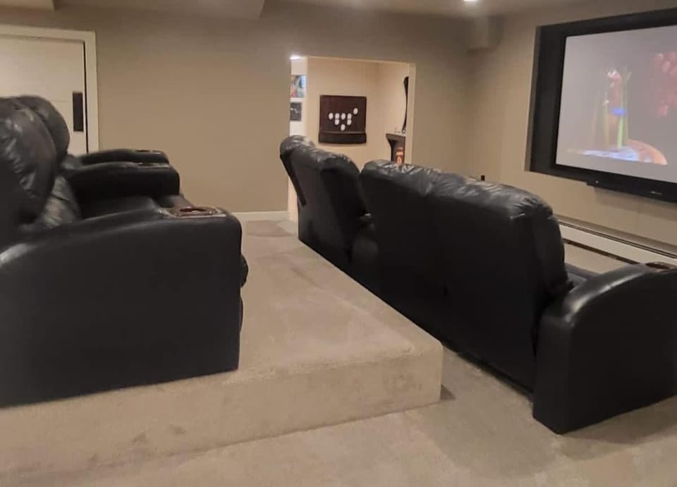 Evergreen Retreat Luxury Home with Theater House in Evergreen