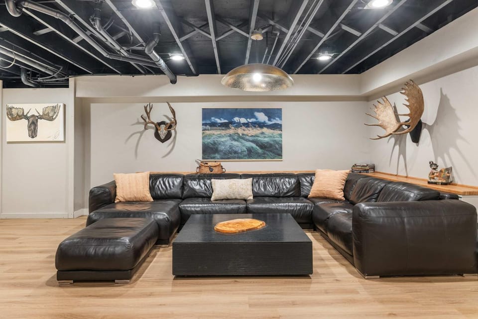 Evergreen Retreat Luxury Home with Theater House in Evergreen