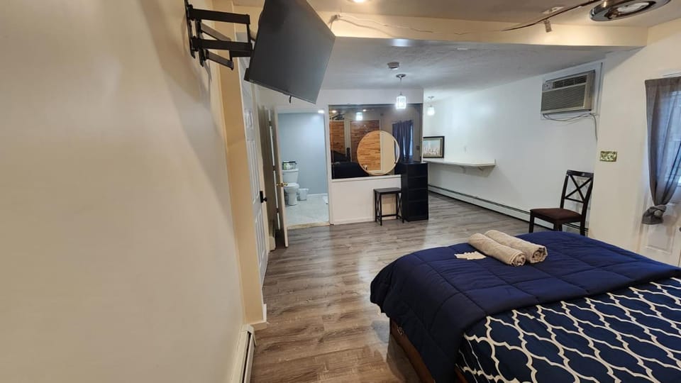 Private Studio near Downtown Worcester Apartment in Worcester
