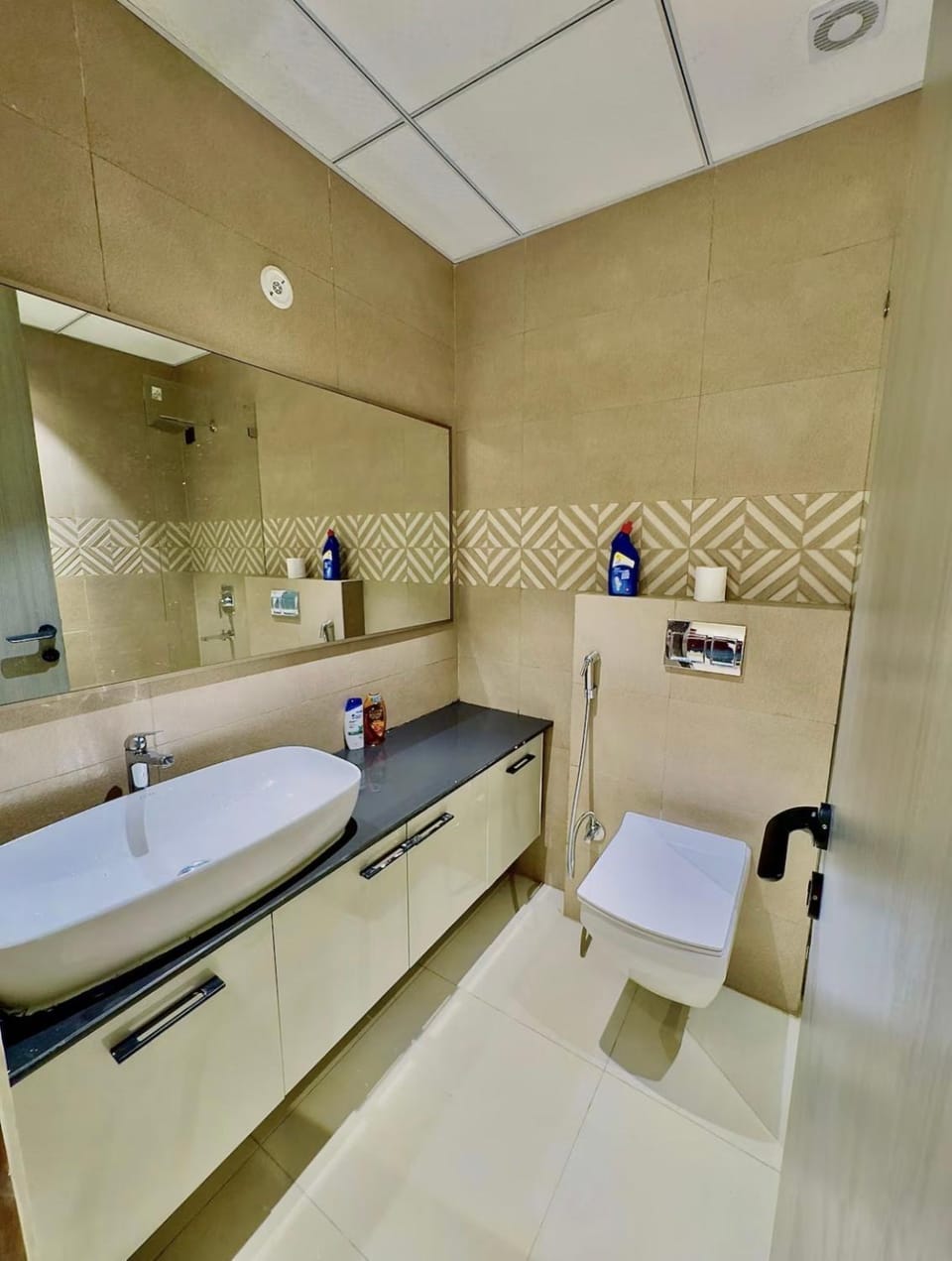 Cozy Stay Bed and Breakfast in Noida