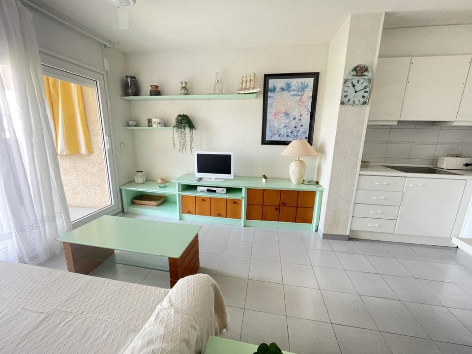 Apartamento con vista al puerto, mascotas - 4 pers. - ES-258-199 Apartment in Roses