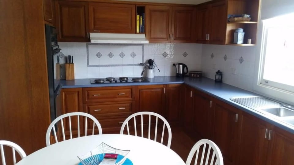 10 Barton St - Modern Beach House House in Port Elliot