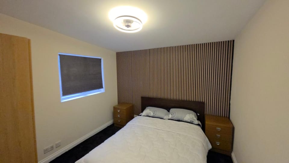 Superb Holiday Break West London Apartment in London Borough of Ealing