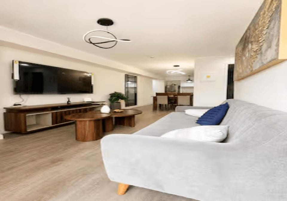 Communal lounge/ TV room, TV and multimedia, Living room, Seating area