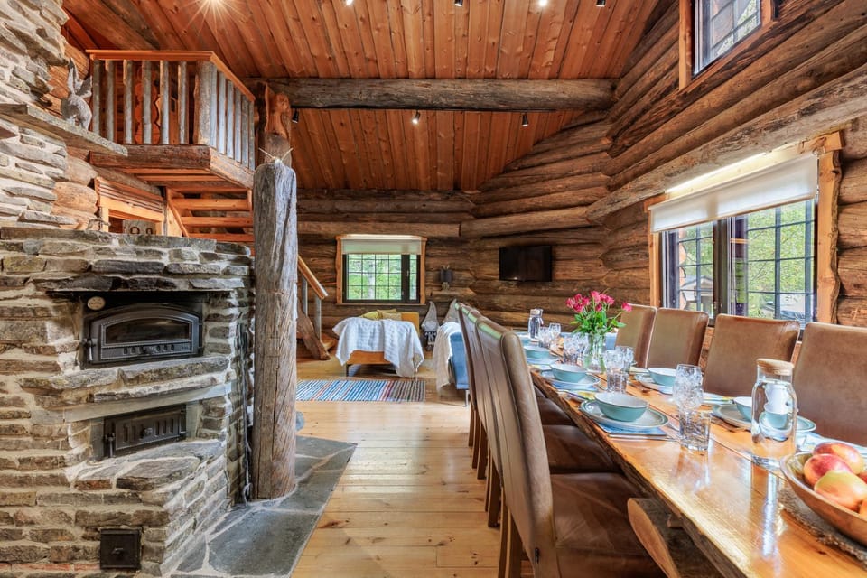 Seating area, Dining area