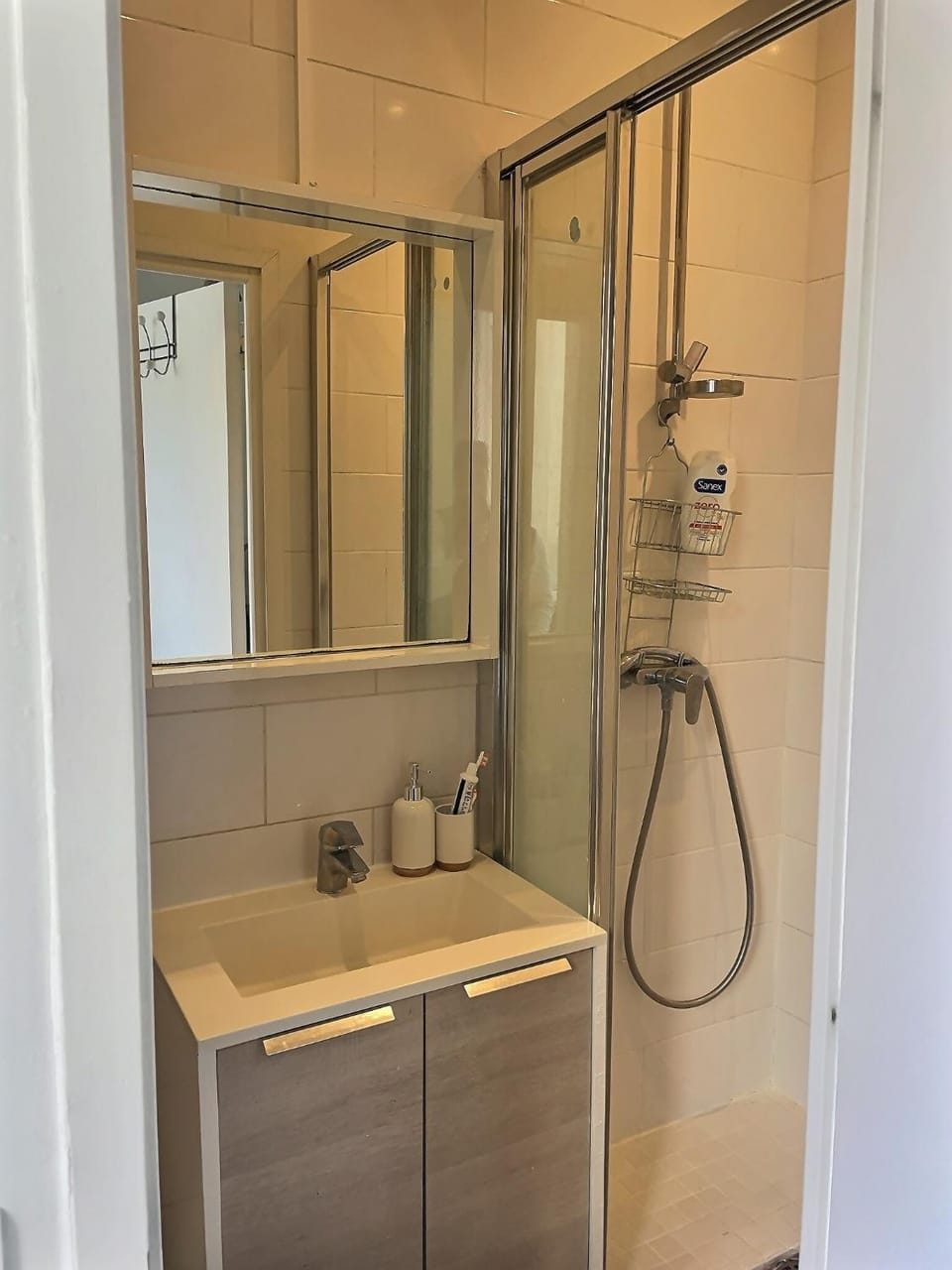 Appartement Ideal pour Pro et couples Ideal pour vacances weekends et sejours pro proche Tour EFFEL et Roland Garros Apartment in Issy-les-Moulineaux