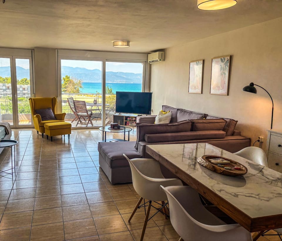 Sea Breeze Καμένα Βούρλα Apartment in Greece