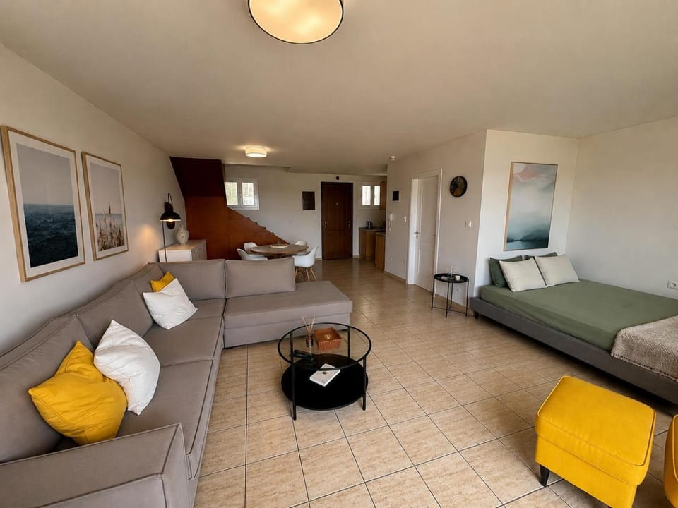 Sea Breeze Καμένα Βούρλα Apartment in Greece