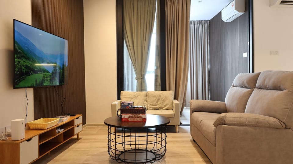 Living room, Seating area, air conditioner
