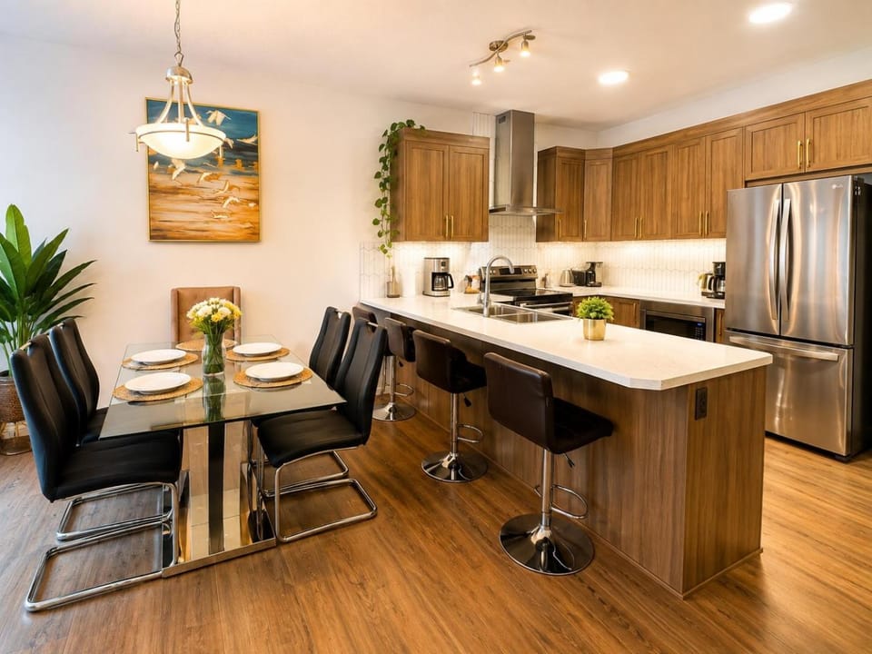 Spacious Calgary Haven l 4BR Home l 3 Full Bath l AC l Sleeps 8 plus House in Calgary