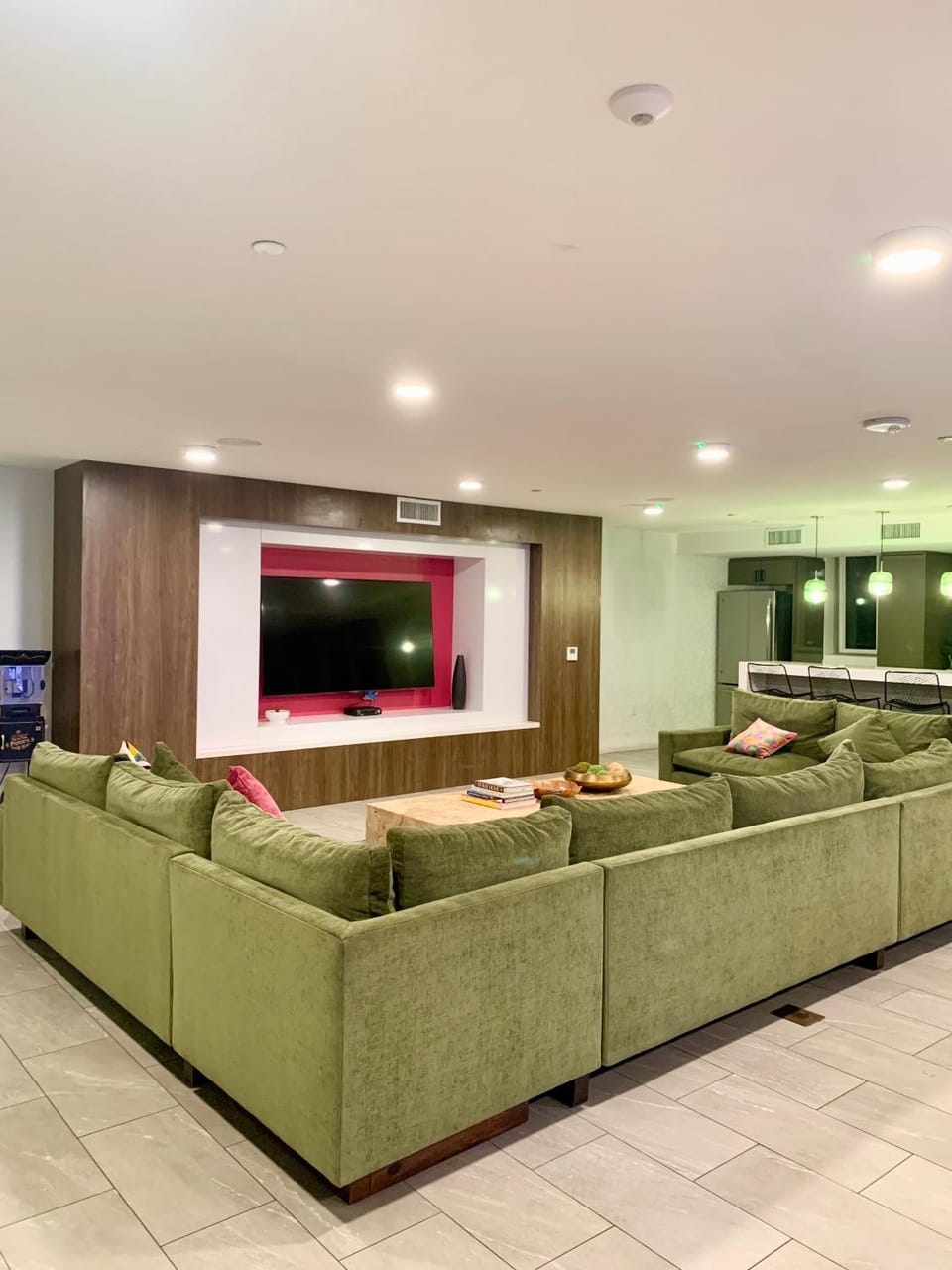 Communal lounge/ TV room, TV and multimedia, Seating area