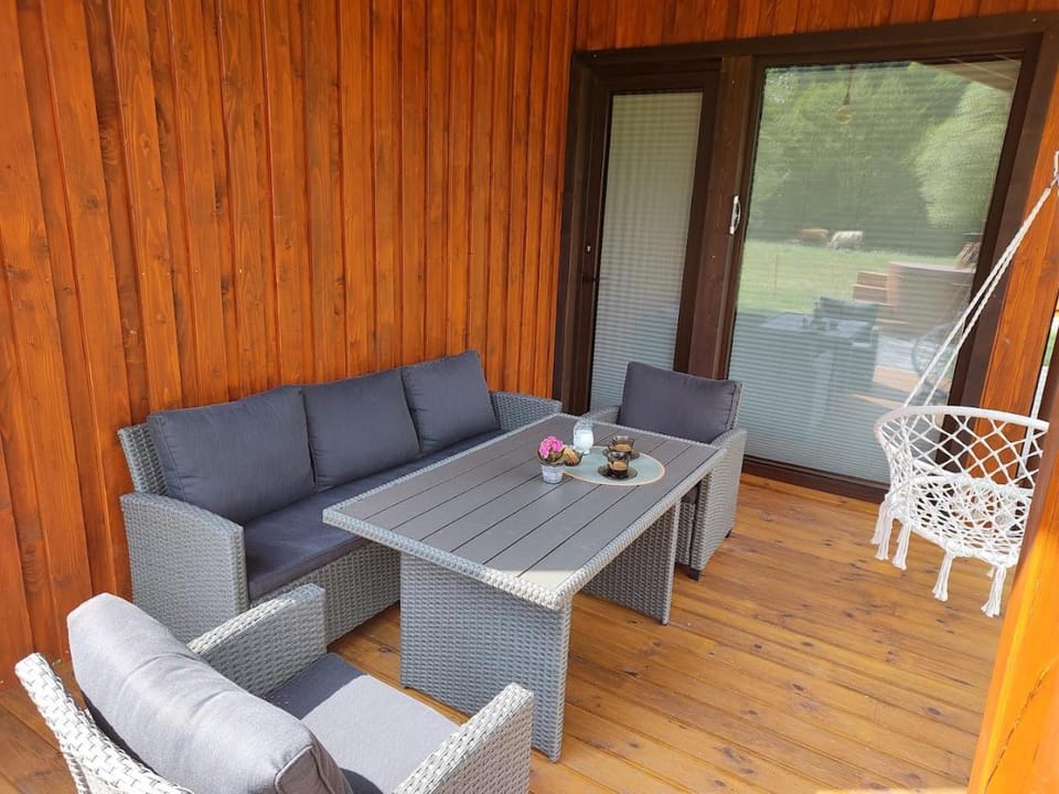 Balcony/Terrace, furniture