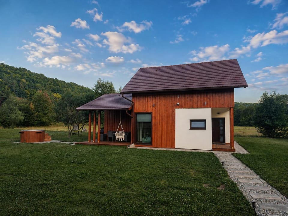 Property building, Natural landscape, Garden, Mountain view