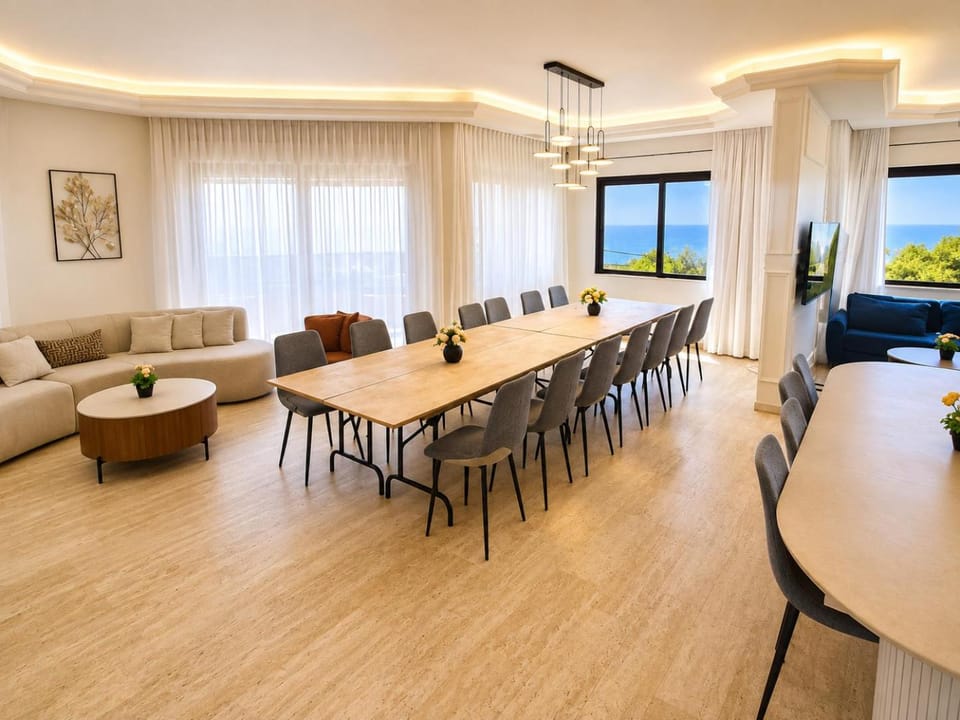 Living room, Dining area