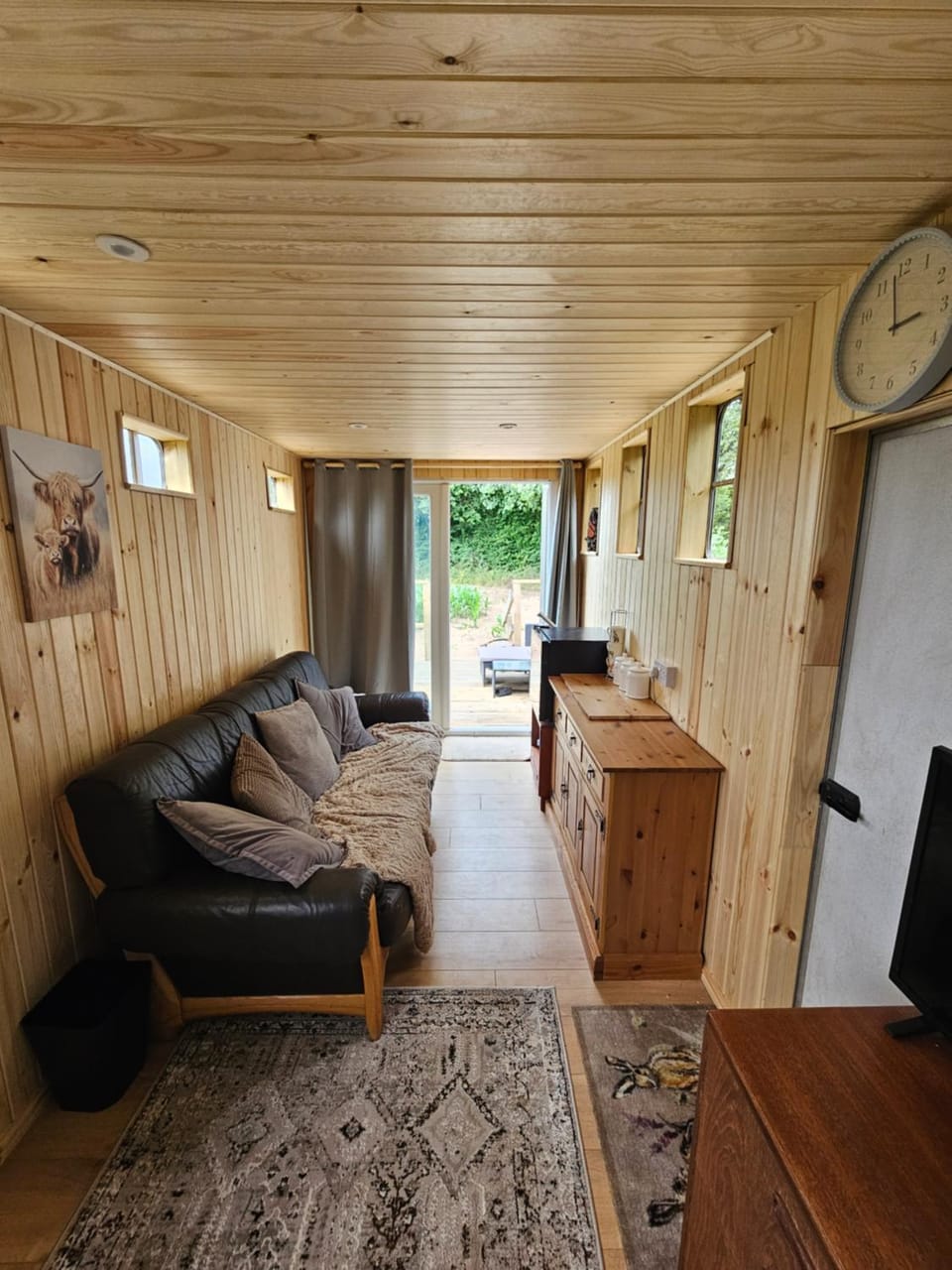 The Horse Box Hut Apartment in Wales