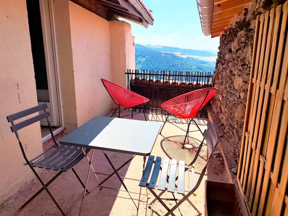 Maison Cosy au Pied du Château & Une Vue Unique House in Saint-Étienne