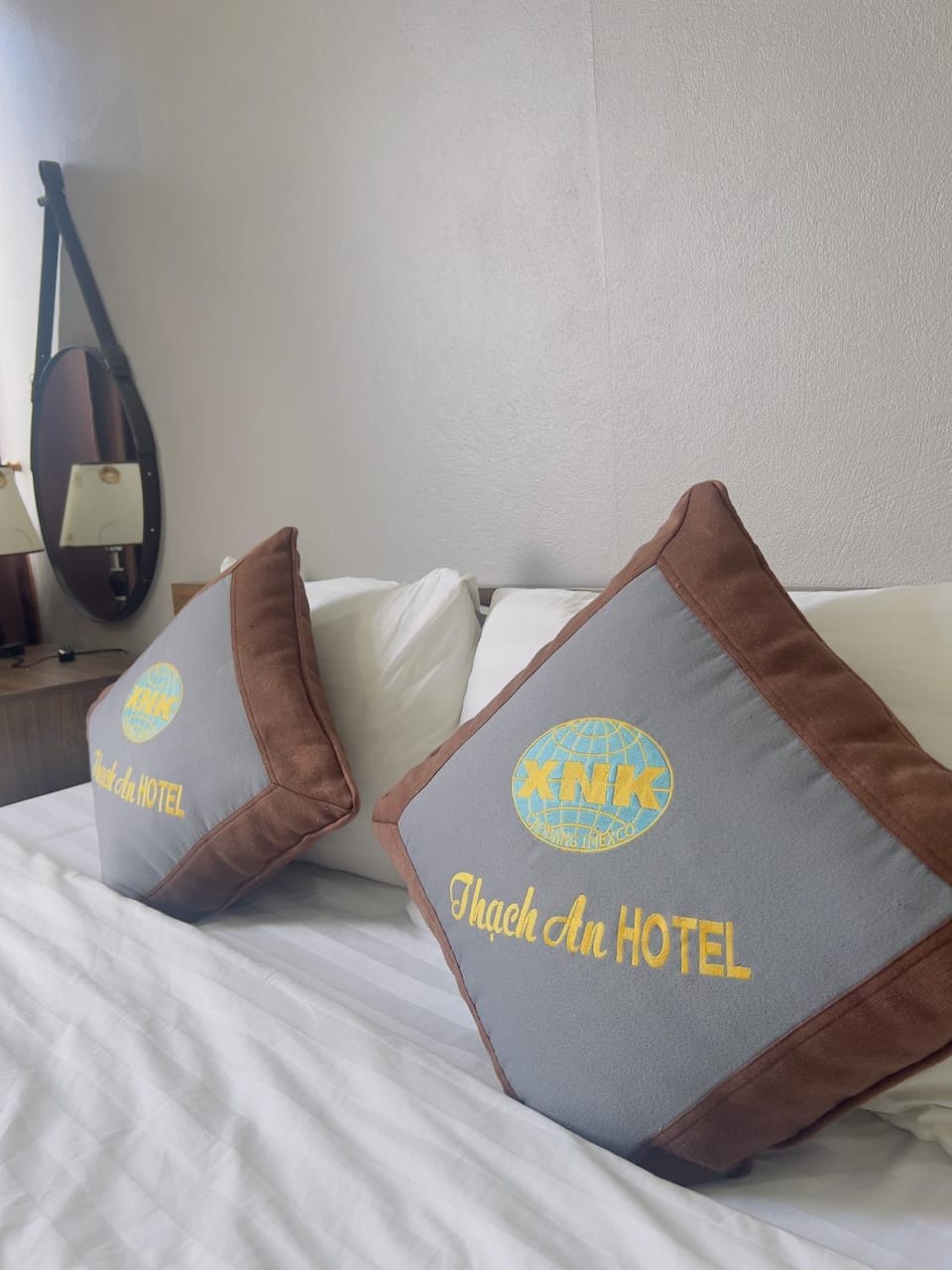 Bed, Property logo or sign, Logo/Certificate/Sign, Bedroom