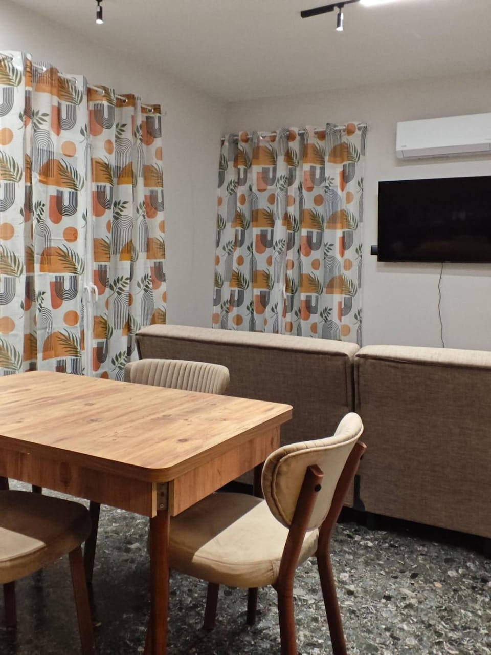 Parea Downtown Apartment - Central Spacious 3BR Apartment in Messenia