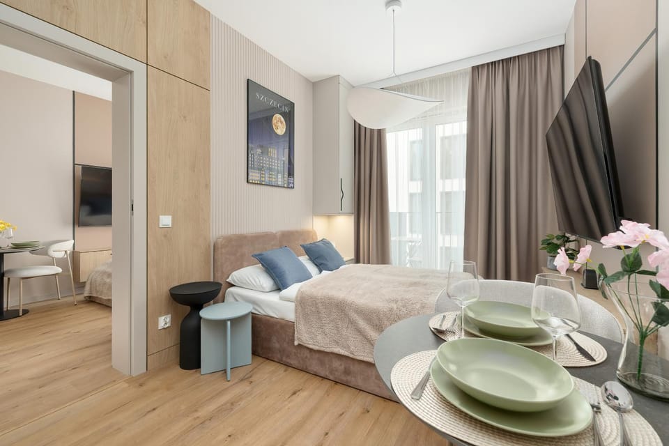 Bed, TV and multimedia, Living room, Photo of the whole room, Seating area, Dining area, towels