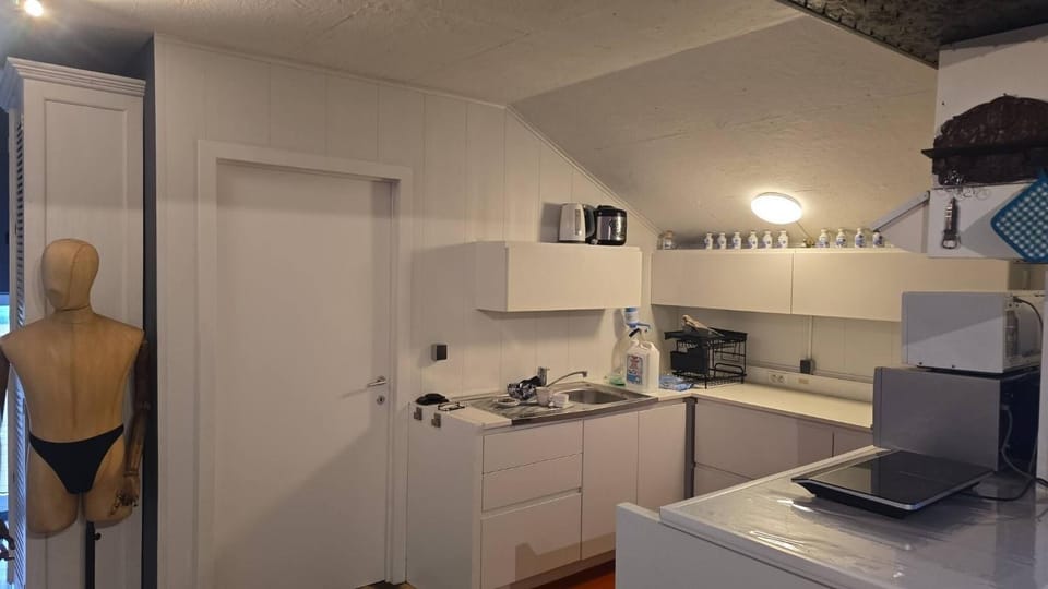 microwave, oven, kitchen
