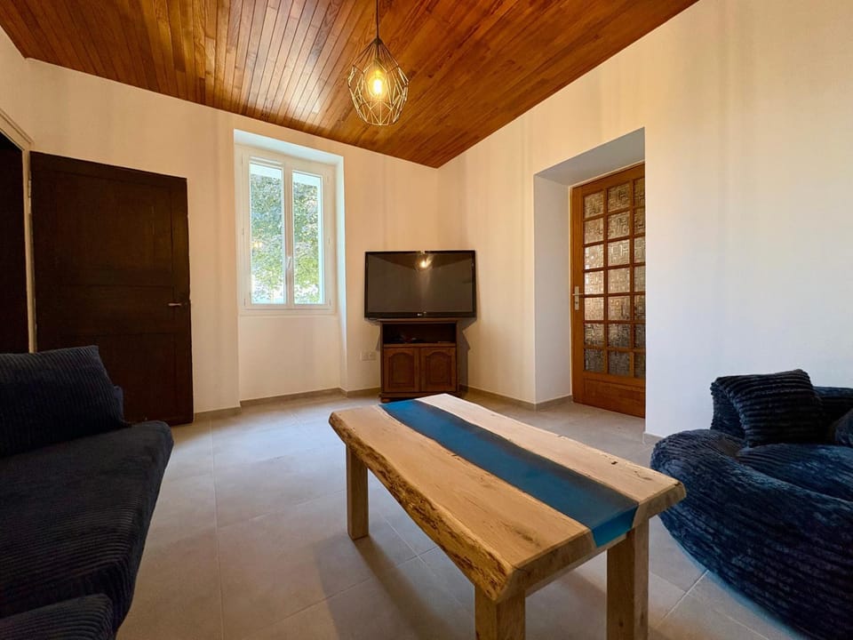 Property building, Living room