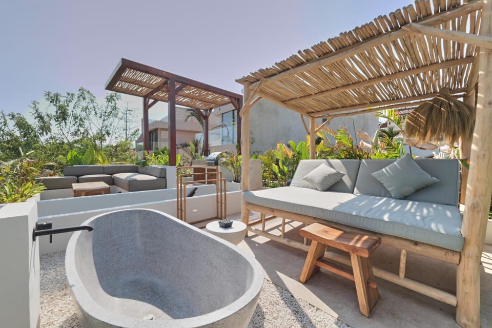 Patio, Hot Tub, Balcony/Terrace, Balcony/Terrace, Seating area