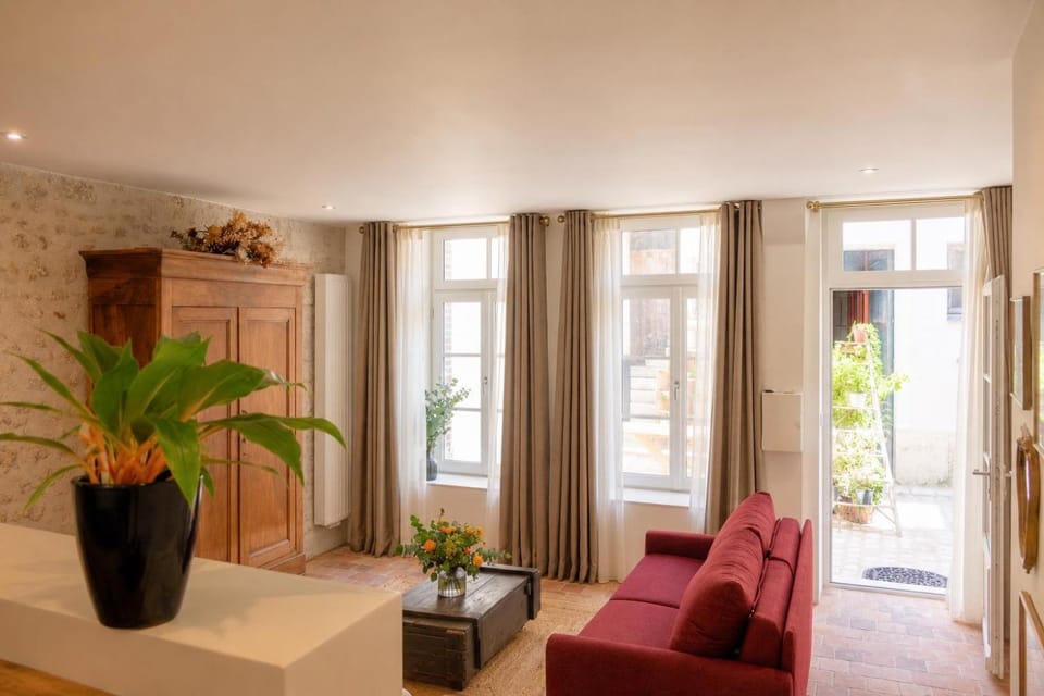 Living room, Photo of the whole room, Bedroom