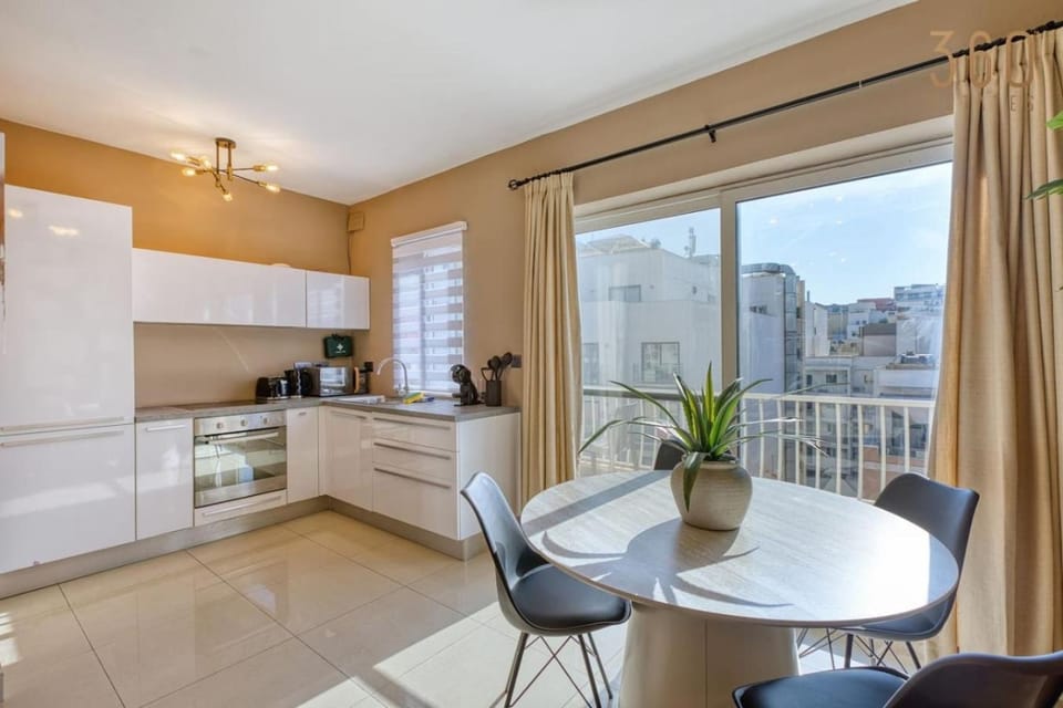 Modern Apartments with Rooftop Terrace, Steps to Mellieħa Bay Beach Apartment in Malta