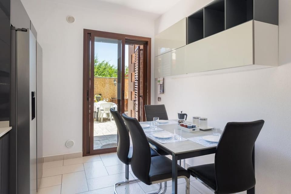 Dining area, Lunch
