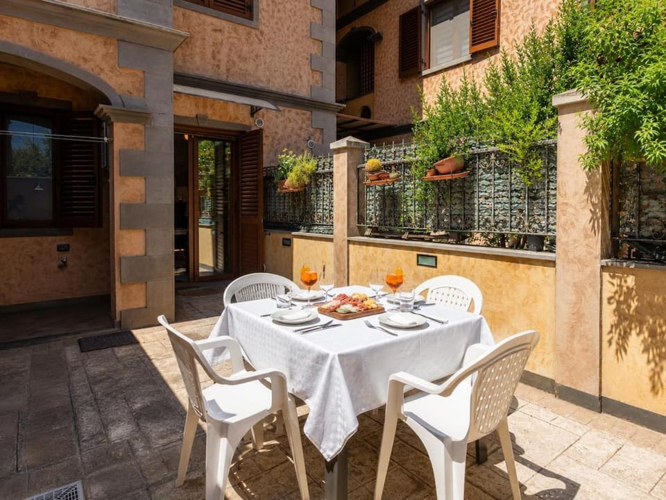Garden, Inner courtyard view
