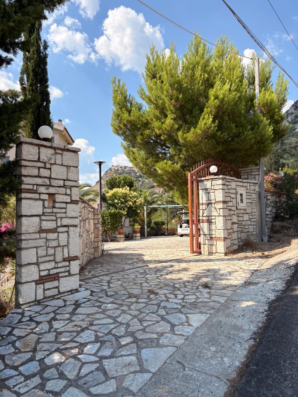 Chalet Qeparo Bed and Breakfast in Vlorë County, Albania