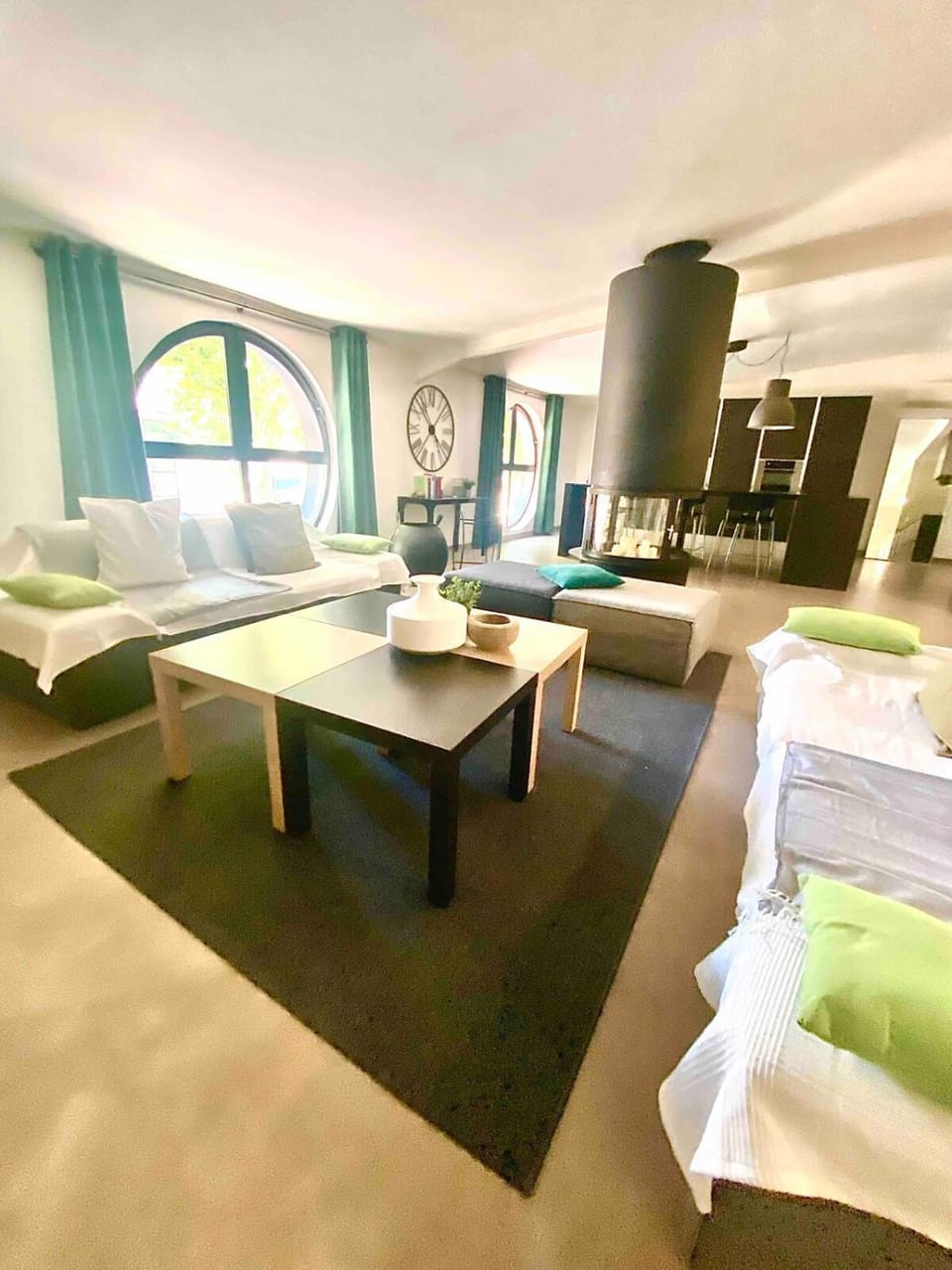 Magnifique appartement 120m2 climatisé centre ville Apartment in Nimes