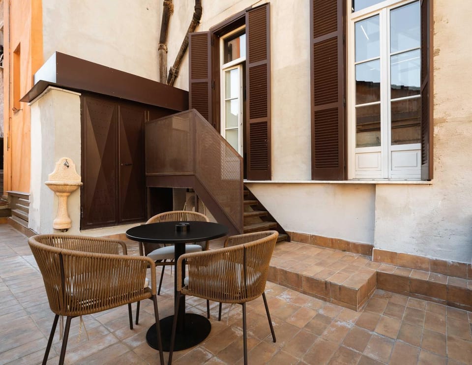 Patio, Balcony/Terrace, Seating area