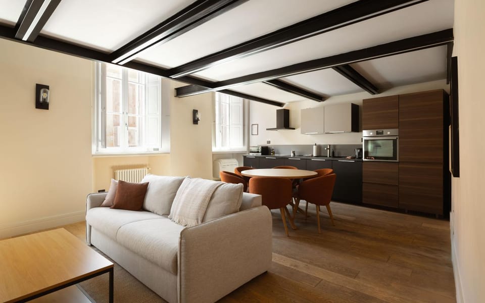 Kitchen or kitchenette, Living room, Dining area
